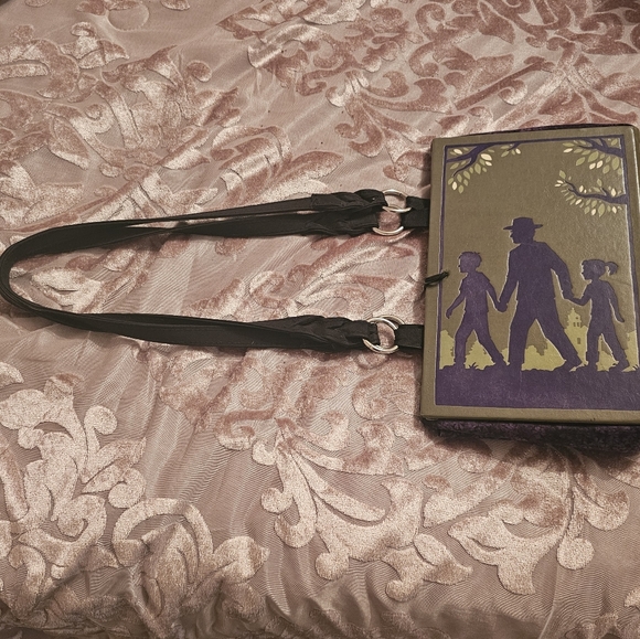 Unique Vintage Book Purse! To Kill A Mockingbird theme. - Picture 3 of 4
